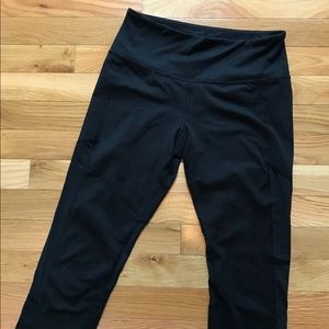 Cropped black leggings